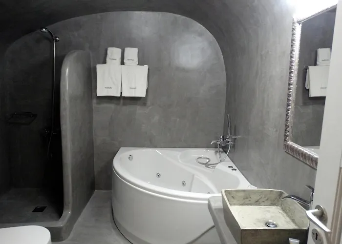 Yposkafo - - Santorini * Тира