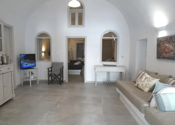 Yposkafo - - Santorini Тира